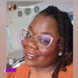 Meet your Posher, Leah